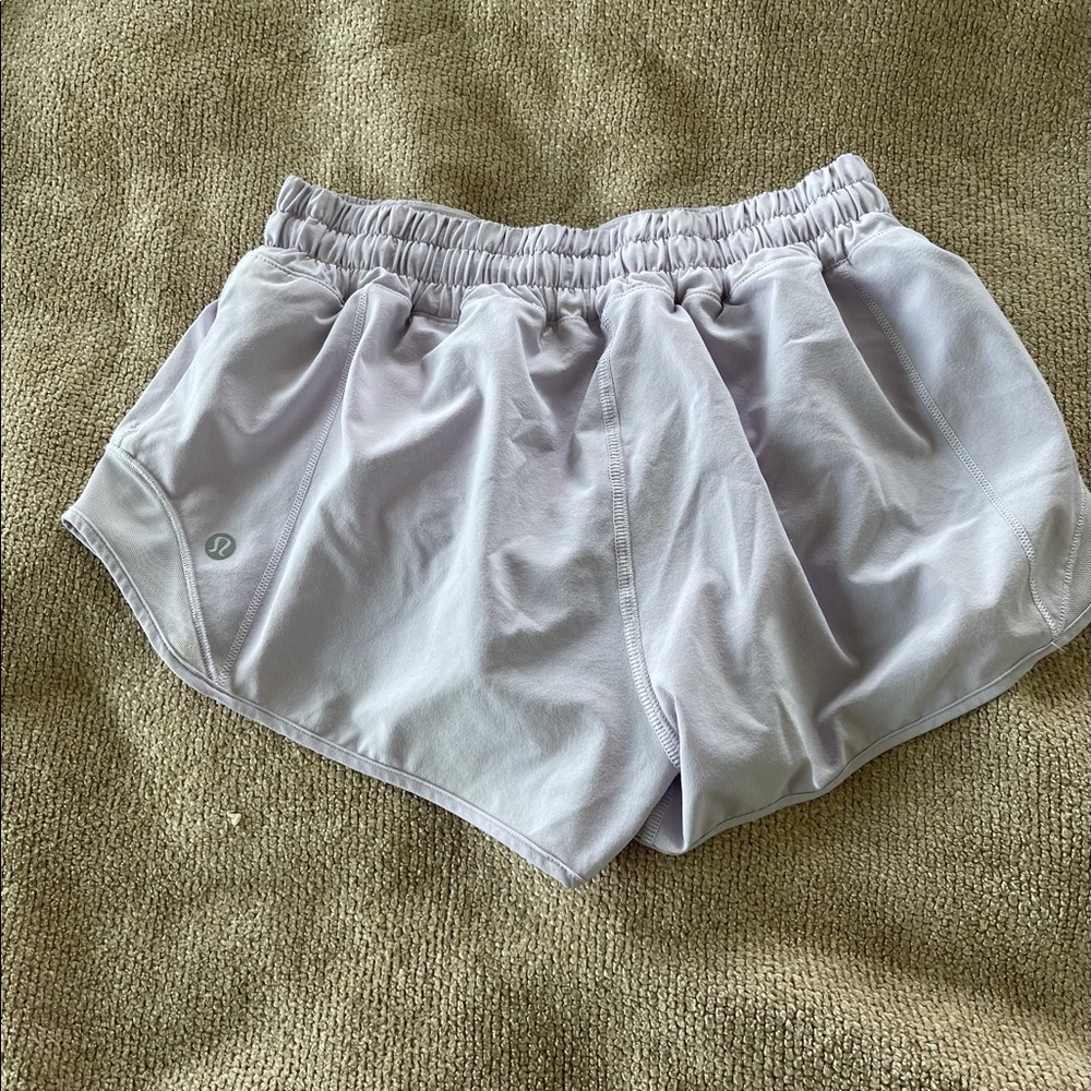HOTTY HOT LULULEMON SHORTS 2.5